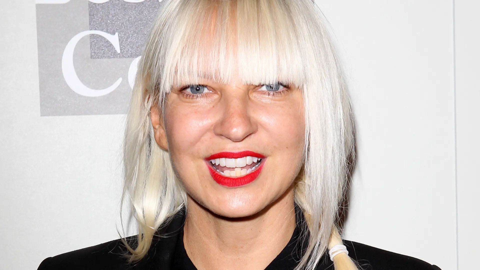 Penyanyi Sia Furler. (popologynow.com)