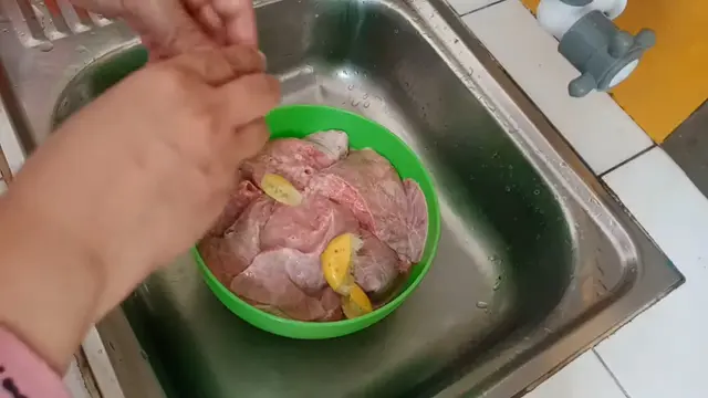 Hanya dengan 2 Bahan, Ini Cara Cuci Paru Sapi Agar Bersih Maksimal dan Tidak Bau Amis