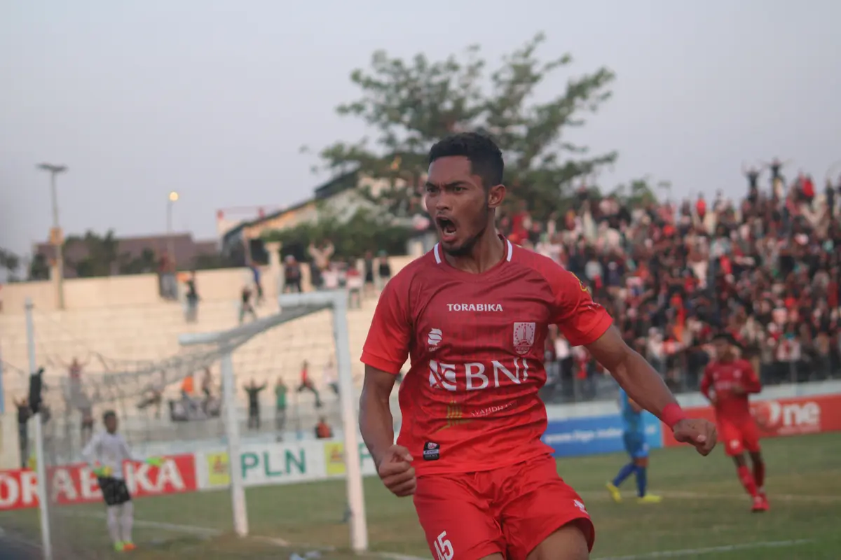 Persis Solo