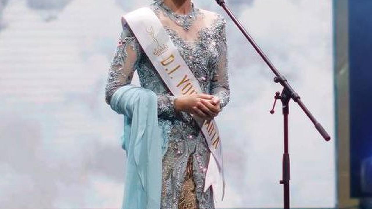 Pada tahun 2020, Shania Binti Mahir Hamdun meraih posisi Runner Up 4 Miss Global Indonesia, semakin memperkuat reputasinya sebagai salah satu model dan kontestan pageant terkemuka di Indonesia.<br>