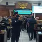 Bupati Tuban Aditya Halindra Faridzky, usai sidang paripurna di gedung dewan setempat. (Liputan6.com/Ahmad Adirin)