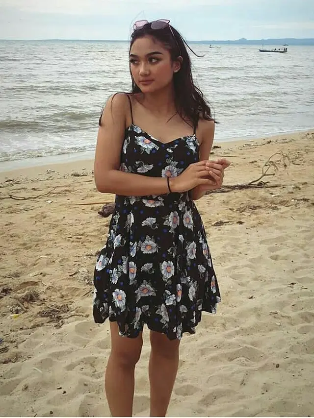 [Bintang] Punya Kulit Eksotis, Ini 5 Gaya Marion Jola Tunjukkan Body Goals