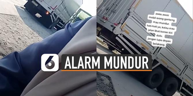 VIDEO: Kocak, Alarm Truk Saat Mundur Berbeda dari yang Lain