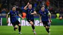 Di babak tambahan, Inter Milan kembali unggul usai pemain pengganti Davide Frattesi sukses memperdaya penjaga gawang Barcelona Davide Frattesi di menit ke-99. Inter unggul 4-3. (Marco BERTORELLO/AFP)