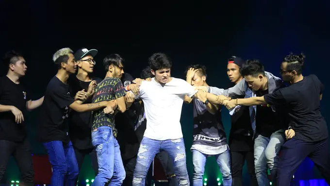 [Bintang] Prilly Latuconsina - Aliando Syarief - Teuku Rassya