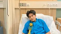 Valen DA7 Peluk Piala Indonesian Dangdut Awards 2026 di Rumah Sakit