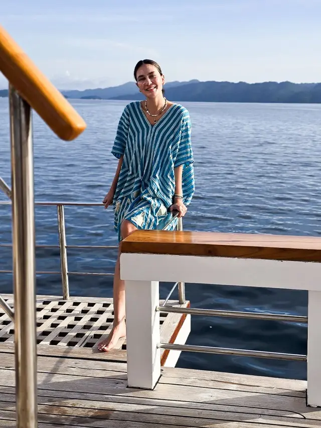 OOTD Luna Maya ke Raja Ampat. [@lunamaya]