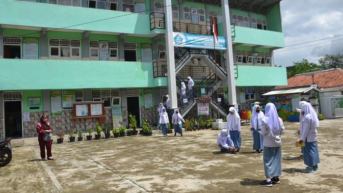 Gedung SMK Pesahangan, Cimanggu, Cilacap, Jawa Tengah. (Foto: Liputan6.com/Muhamad Ridlo)