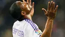 Real Madrid&#039;s Brazilian Julio Cesar Baptista reacts after losing a goal during their Spanish league football match Real Madrid versus Espanyol at the Santiago Bernabeu stadium, on March 08, 2008 in Madrid. AFP PHOTO/PHILIPPE DESMAZES