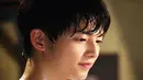 Song Joong Ki tetap ingin berakting dan beradu kemampuan akting dengan artis pendatang baru, jika dirinya sudah mulai menua. (Soompi/Bintang.com)