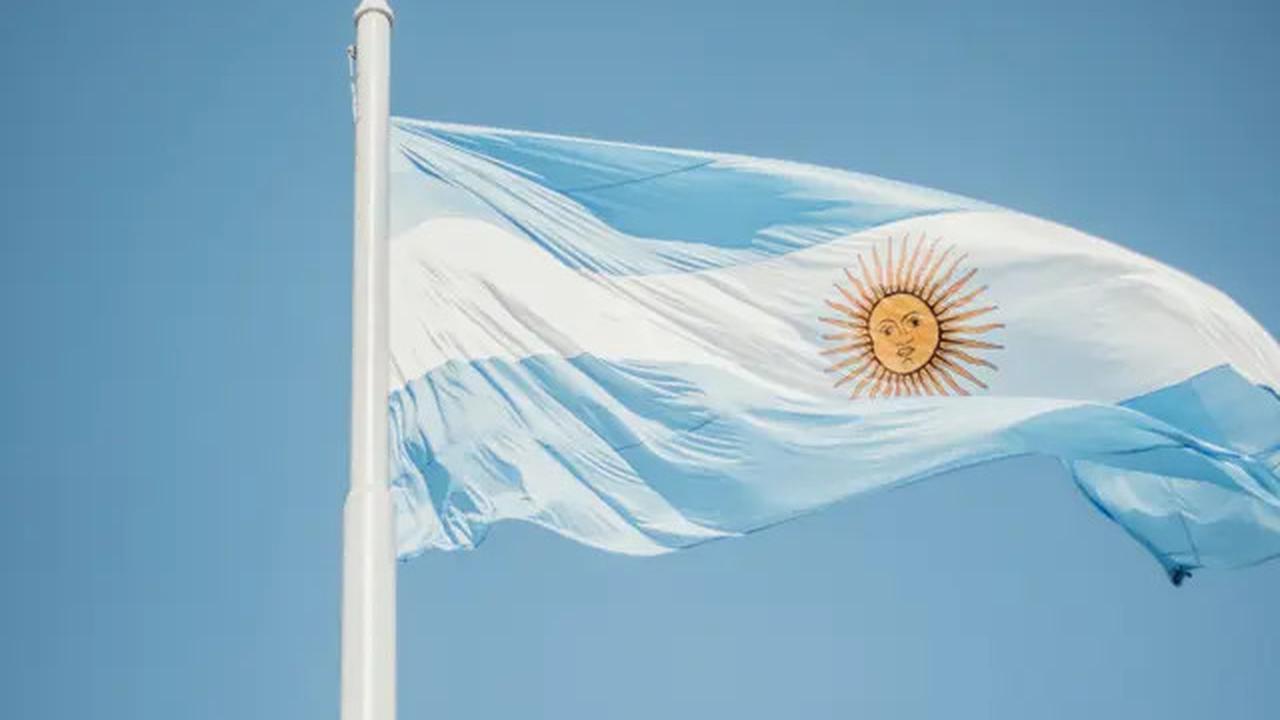 Tuai Kritik, Presiden Argentina Sibuk Nyanyi saat Negaranya Krisis