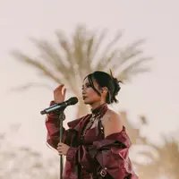 NIKI saat tampil di Coachella 2022. (Dok. Instagram/@nikizefanya)
