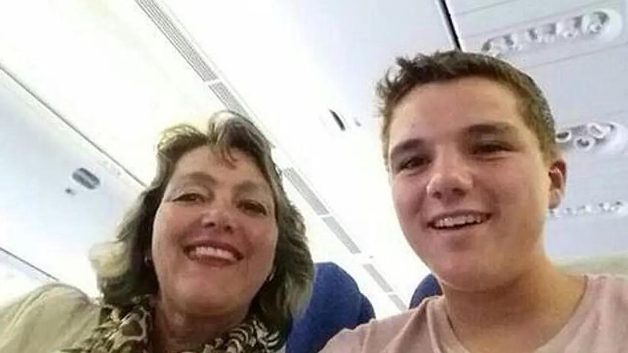 Selfie Terakhir Ibu-Anak Jelang MH17 Meledak di Udara
