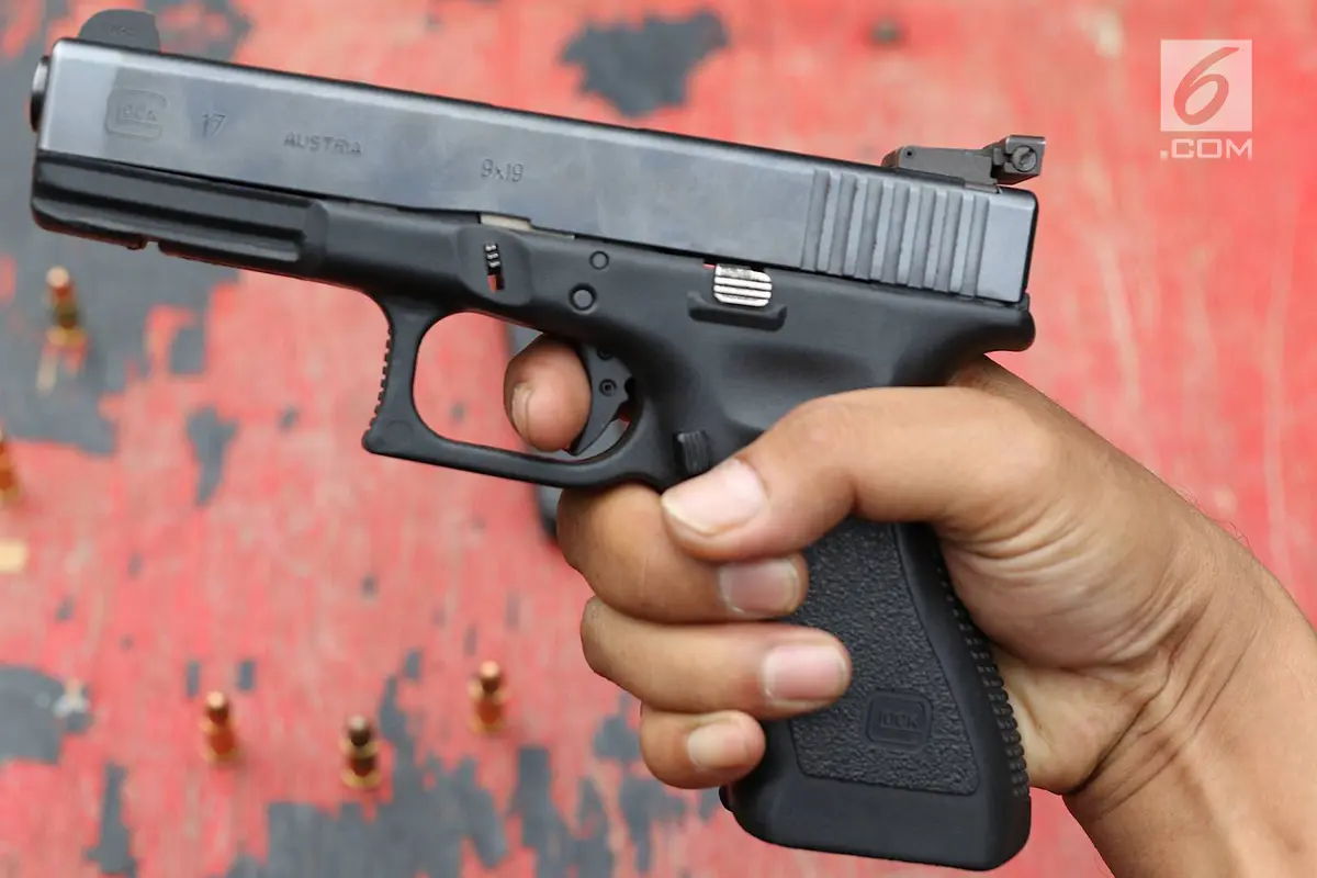 Uji Tembak Pistol Peluru Nyasar DPR
