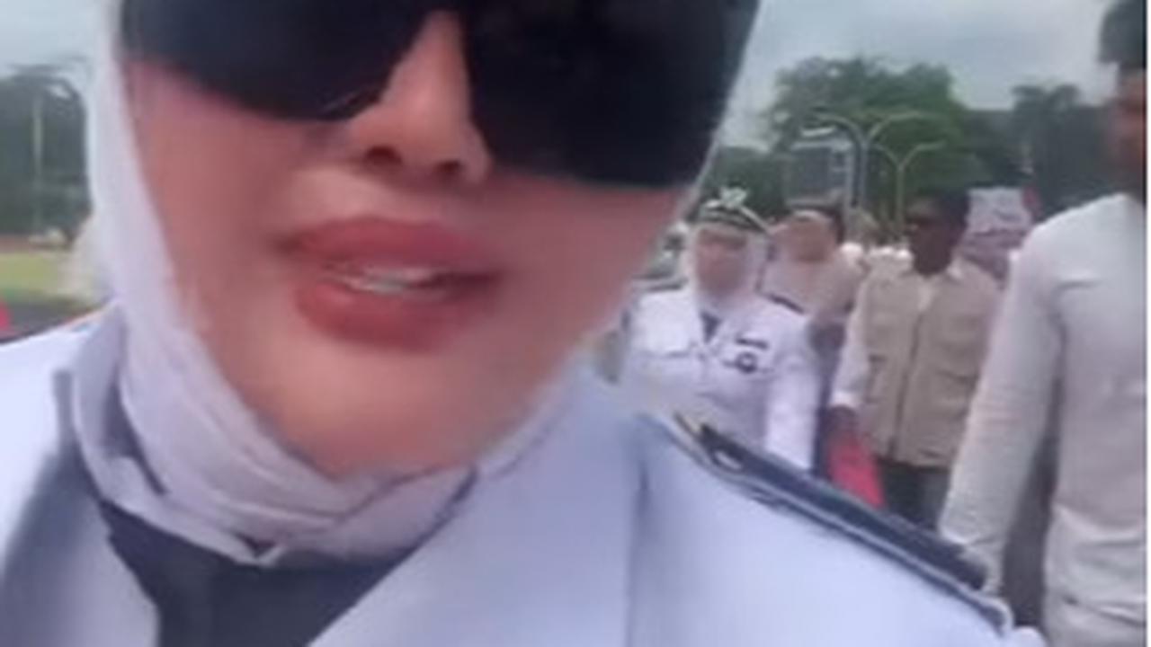 Kades Wiwin Komalasari
