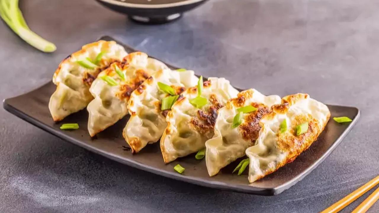 7. Resep Masakan Jepang: Chicken Gyoza
