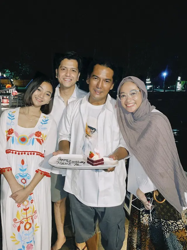 Rayakan Ultah Sang Ayah, Ini 6 Kebersamaan Glenca Chysara dan Rudy Chysara