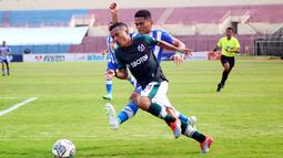 Laga Persikabo 1973 menghadapi Persiraja di pekan ke-15 menjadi laga untuk memperbaiki peringkat bagi Laskar Padjajaran, dimana Hendra Adi Bayauw dan kawan-kawan masih berkutat di papan tengah. (Bola.com/Nandang Permana)