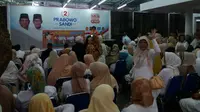 Ratusan perempuan menyatakan dukungan kepada pasangan capres dan cawapres 2019 Prabowo Subianto-Sandiaga Uno. (Merdeka.com/ Yunita Amalia)