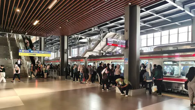 KAI Group meningkatkan kapasitas di hampir seluruh layanan untuk menyambut Tahun Baru 2026. (Foto: KAI)