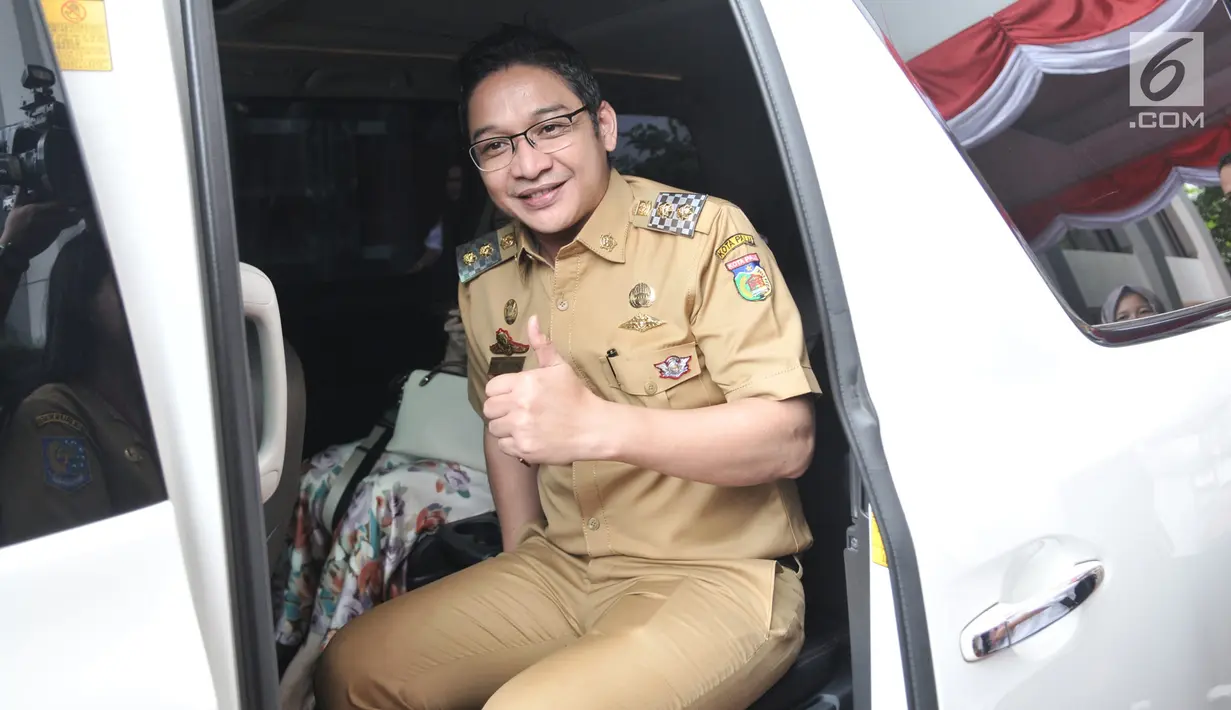 Wakil Wali Kota Palu Sigit Purnomo alias Pasha Ungu usai menggelar pertemuan dengan Mendagri Tjahjo Kumolo di Gedung Kemendagri, Jakarta, Senin (12/8/2019). Kedatangan Pasha tersebut  membahas sejumlah masalah internal pengelolaan Kota Palu. (merdeka.com/Iqbal S. Nugroho)