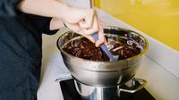 How to melt chocolate the right way. (Photo: Anna Tarazevich/Pexels)