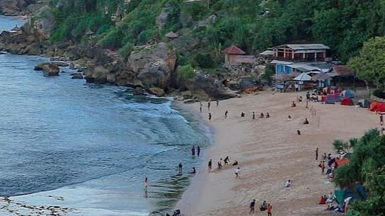 <b>Jam Buka Pantai Indrayanti</b>