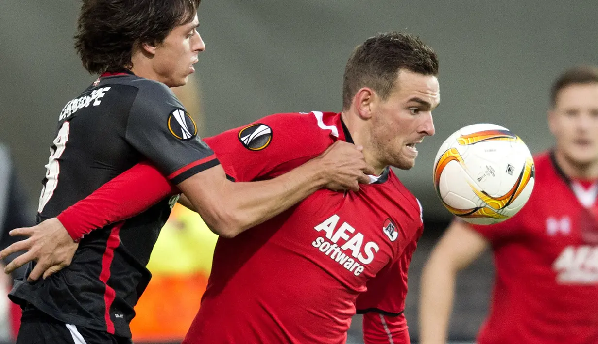 Vincent Janssen. Striker Belanda berusia 28 tahun yang mulai musim 2022/2023 akan membela Royal Antwerp usai didatangkan dari Monterrey dengan mahar 5,5 juta euro ini pernah memperkuat AZ Alkmaar pada musim 2015/2016. Ia mampu meraih gelar top skor Liga Belanda pada musim tersebut dengan mencetak 27 gol dan total mencetak 32 gol serta 7 assist di semua ajang. (AFP/ANP/Olaf Kraak)