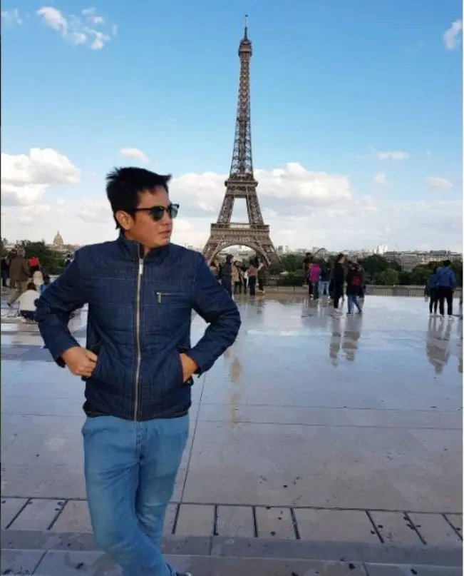 Beberapa waktu lalu, Tommy Kurniawan berada di Paris untuk syuting film barunya (Foto: Instagram)