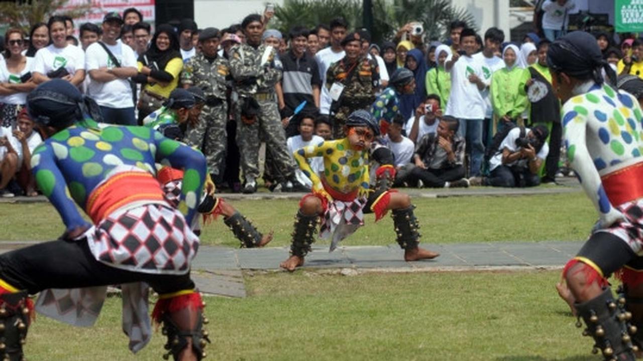 Kemeriahan peringatan Hari Perdamaian Dunia di Balai Kota Jakarta