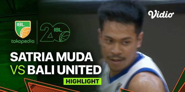 VIDEO: Kalahkan Bali United Basketball Club, Satria Muda Belum Terkalahkan di IBL 2023