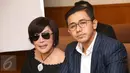 Tati Kurniawati bersama kuasa hukumnya saat jumpa pers, Jakarta, Minggu (15/1). Tati mengaku tidak terima karena dianggap numpang tenar oleh Nassar. (Liputan6.com/Herman Zakharia)