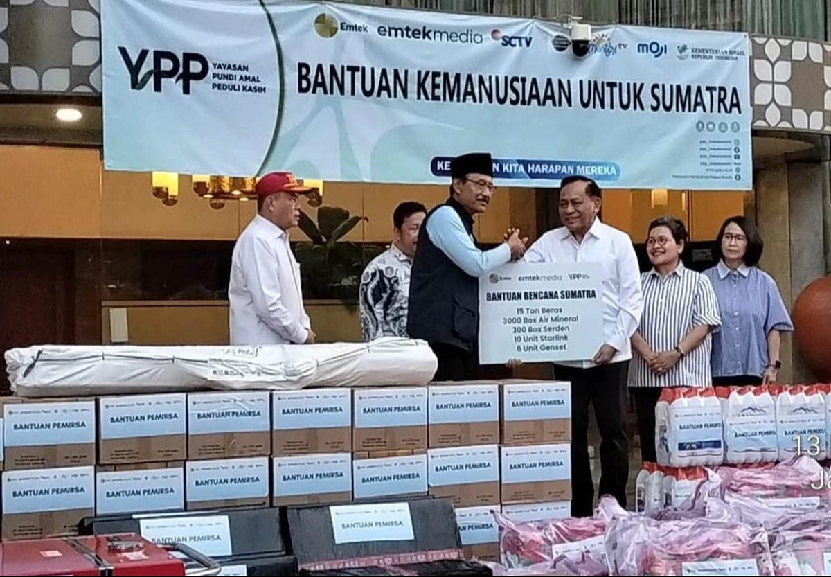 FOTO: Emtek Group Salurkan Bantuan Kemanusiaan untuk Wilayah Terdampak Bencana Sumatera