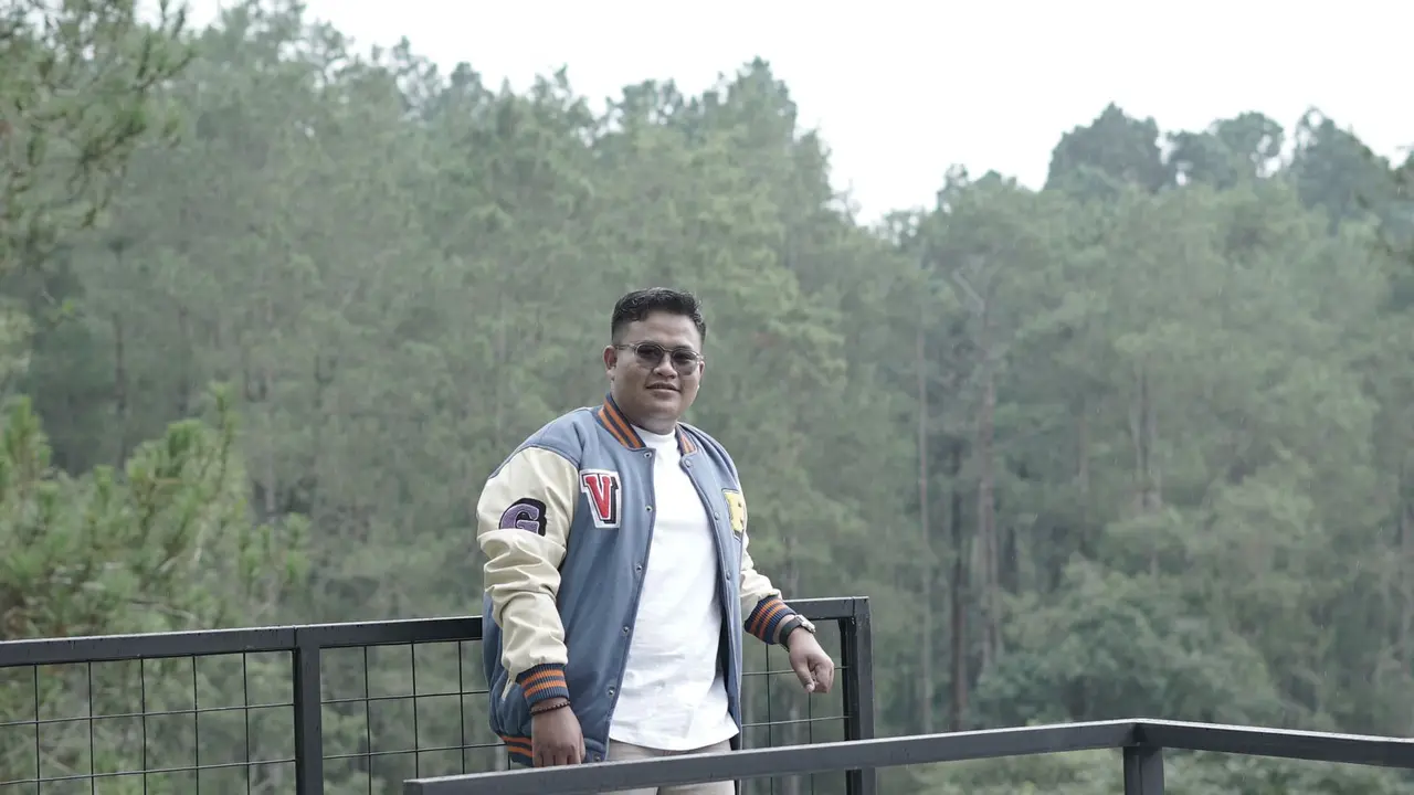 Febby Islami bersama Ustaz Daeng Syawal Rilis Single Cover Bil Qurani Sa'amdhi Di Bawah Naungan Didi Music Records