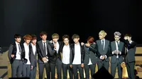 EXO yang awalnya beranggotakan 12 orang, kini hanya tersisa 10 personel setelah Kris dan Luhan hengkang 2014 silam.