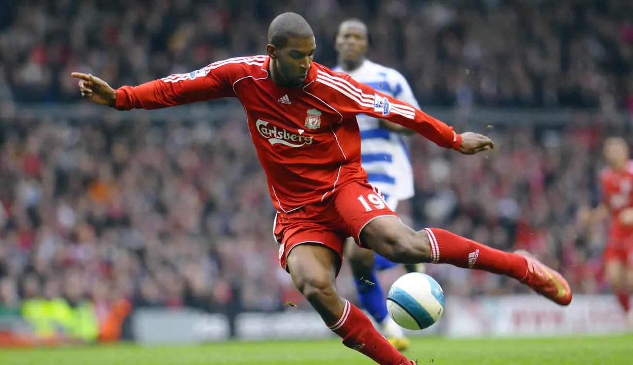 Ryan Babel. Sayap kiri Belanda berusia 36 tahun yang sejak awal musim 2022/2023 bermain bersama Eyupspor di kasta kedua Liga Turki ini tercatat pernah menjadi bagian Liverpool sejak awal musim 2007/2008 hingga pertengahan musim 2010/2011. Ia didatangkan dari Ajax Amsterdam pada awal musim 2007/2008 dengan nilai transfer 17,25 juta euro. Bersama Liverpool ia total tampil dalam 146 laga di semua ajang dengan torehan 22 gol dan 18 assist. Pada tengah musim 2010/2011 ia dilepas permanen ke TSG Hoffenheim dengan mahar 7 juta euro. (AFP/Paul Barker)