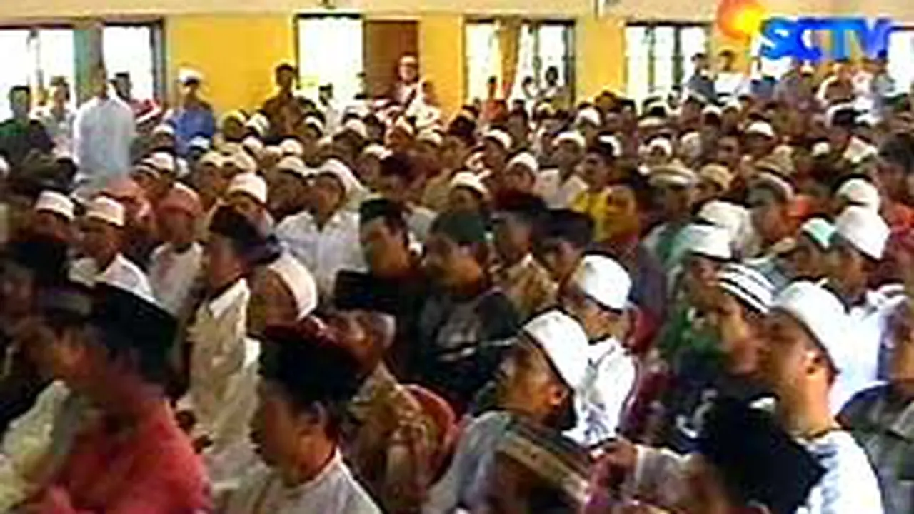071230aperusakanmasjid.jpg