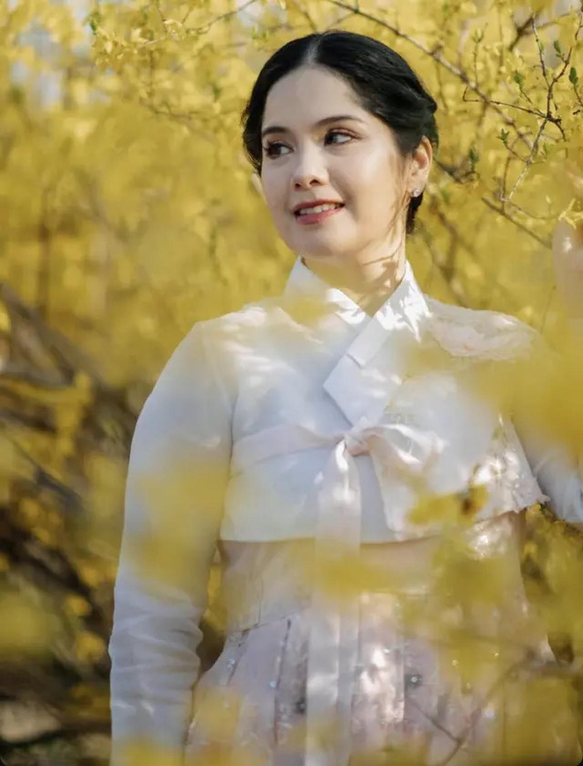 6 Potret Manglingi Annisa Pohan Dirias oleh MUA Korea Selatan saat Kenakan Hanbok, Hasilnya Mirip Boneka