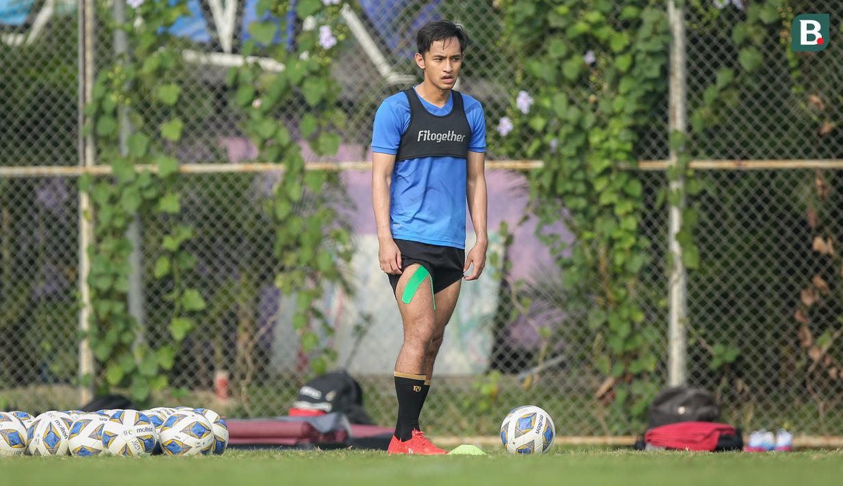 Hanis Saghara Putra merupakan satu dari empat penyerang Timnas Indonesia yang mampu mencetak gol di BRI Liga 1 musim 2021/2022 saat laga Persikabo 1973 melawan Persik Kediri. Hingga pekan ini, ia tercatat telah bermain sebanyak 94 menit. (Bola.com/Bagaskara Lazuardi)