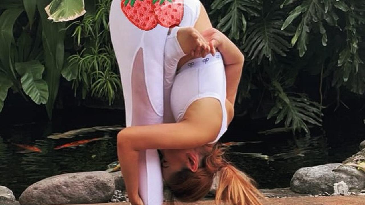 Bagikan Momen Saat Olahraga Yoga