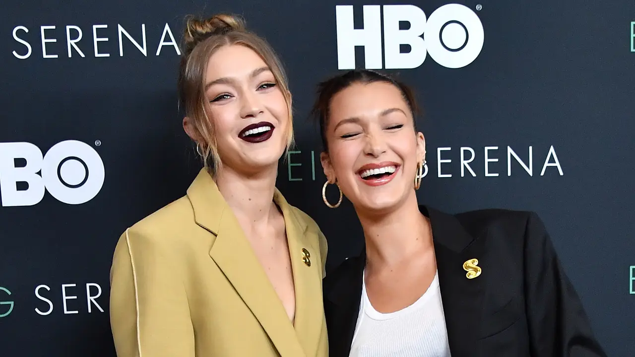 Gigi Hadid - Bella Hadid