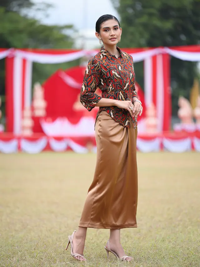 Padu Padan Batik dan Rok untuk Upacara HUT RI (Foto: Reve Art AI)