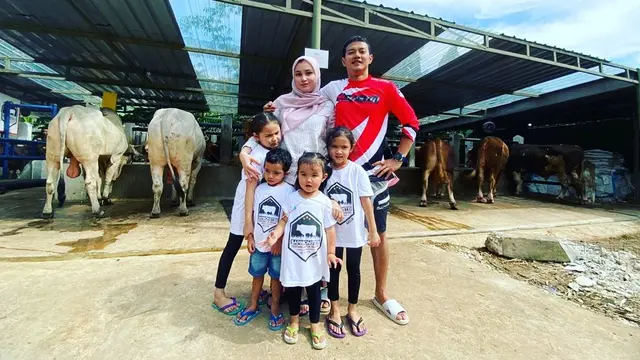 Potret Hardi Fadhillah Jadi Peternak Sapi Monster, Raup Untung Jelang Idul Adha