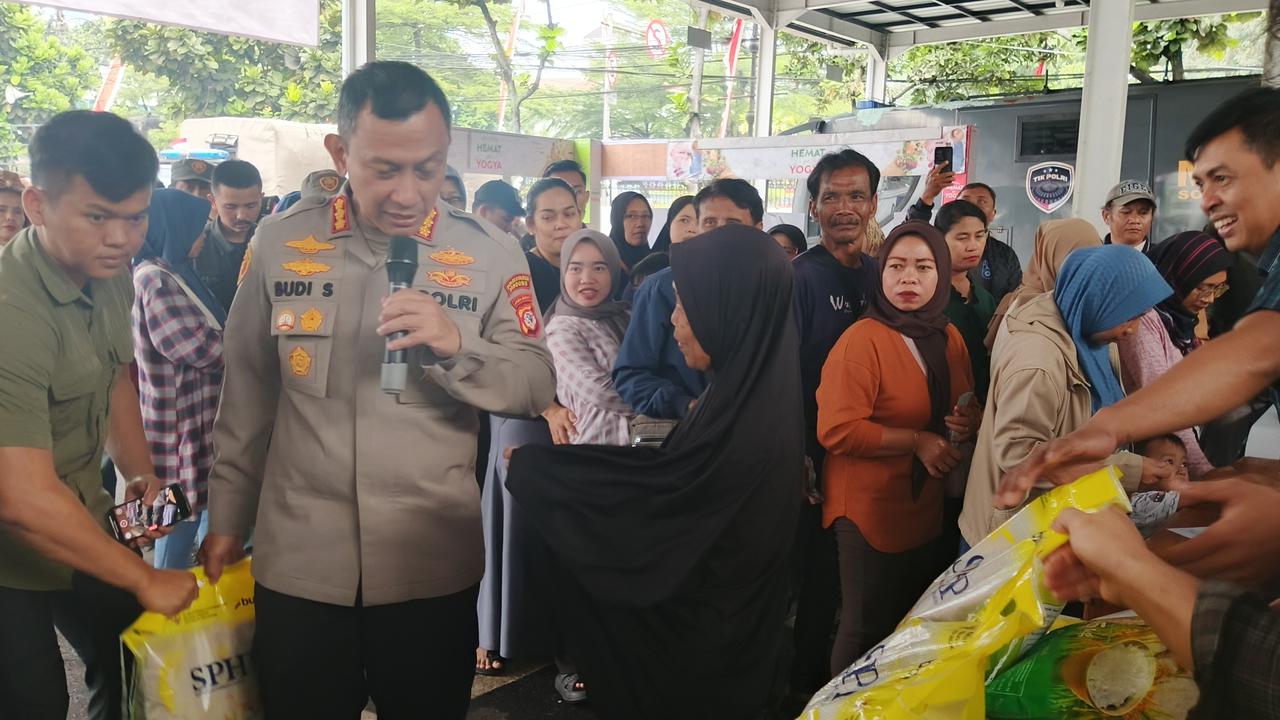 Langkah Kaki untuk Bertahan Hidup, Perjuangan Wanita Paruh Baya Ini ke Mapolrestabes Bandung