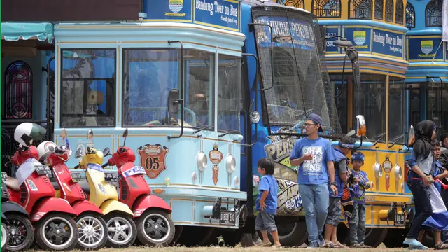 Vespa dan Bus Bandros