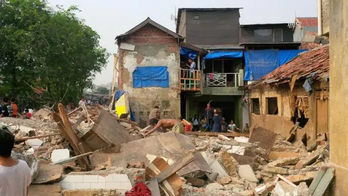 Rumah di Kampung Pulo Ini Awalnya Tak Bisa Digusur, Kini RATA!