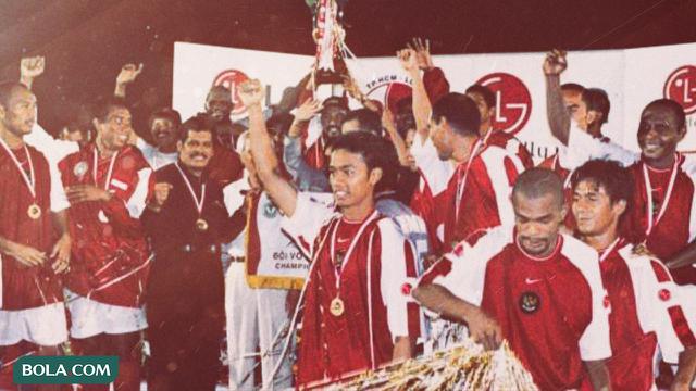 PSM Makassar - Trofi Juara Ho Chi Minh City Cup 2001