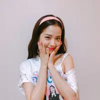 Penampilan manis Jisoo BLACKPINK (dok. instagram @sooyaa_/https://www.instagram.com/p/BtZo-55Bt13/Adinda Kurnia)