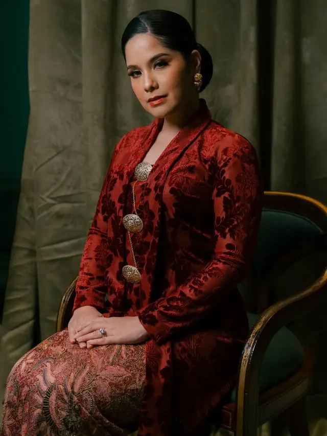 Potret Kebaya Annisa Pohan