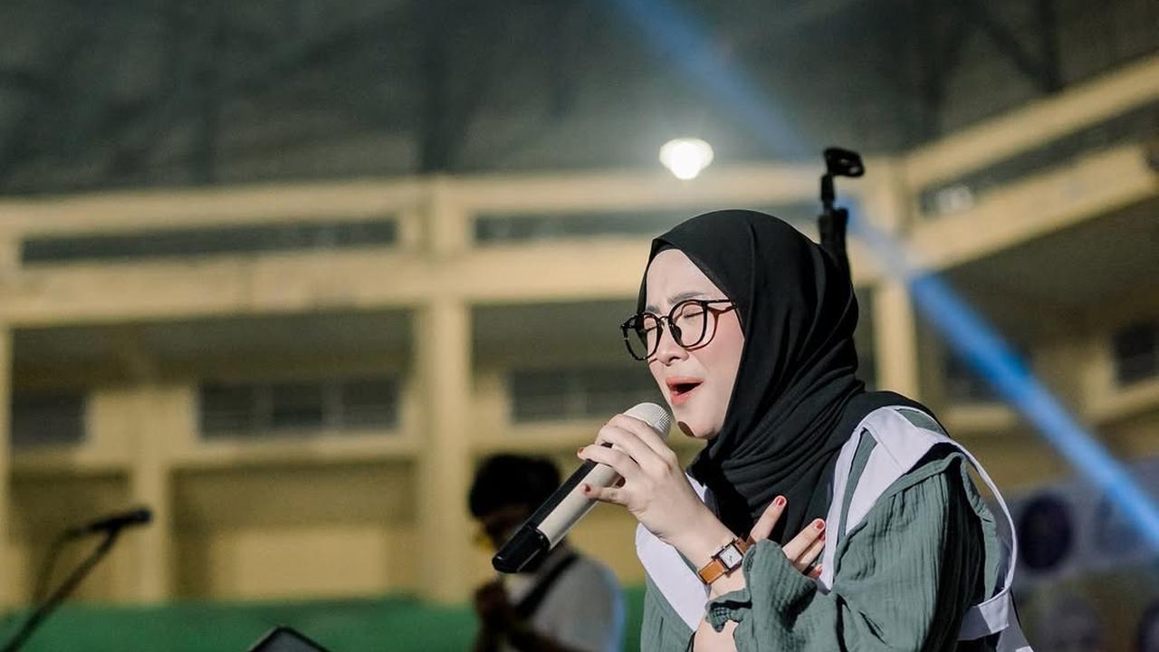 Profil dan Perjalanan Karier Nissa Sabyan, Penyanyi Religi yang Sukses dan Baru Menikah dengan Ayus